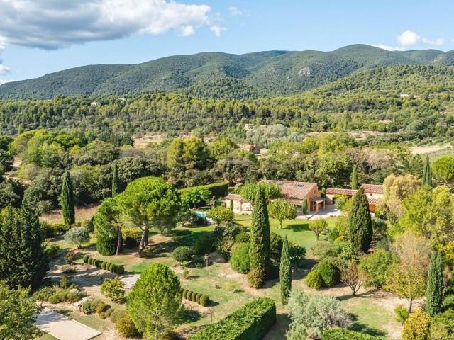 Maison, Vaugines
