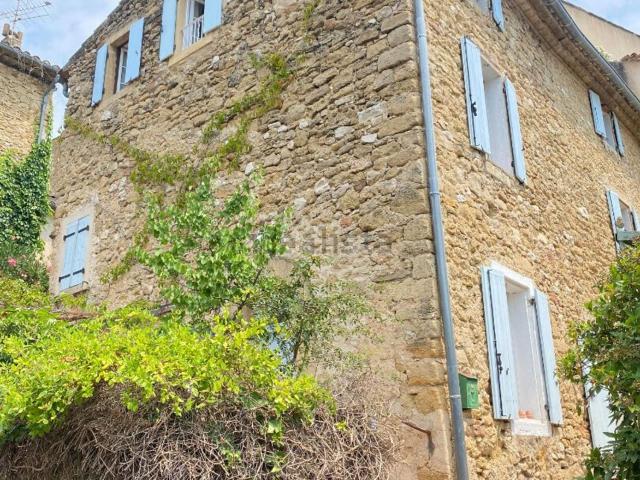 Maison, Vaugines
