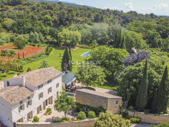 Maison, Vaugines