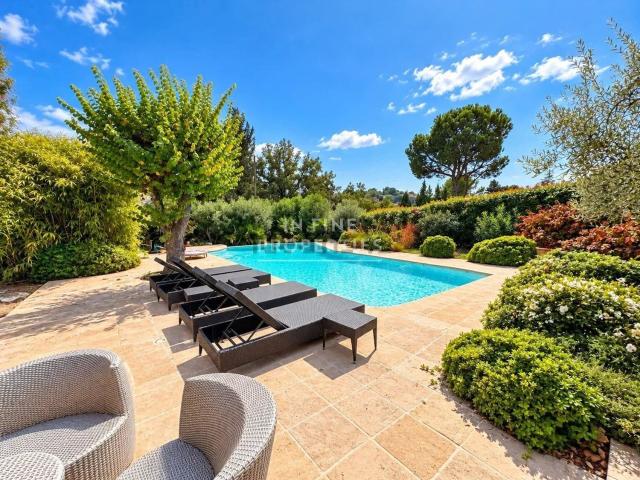 Maison, Valbonne