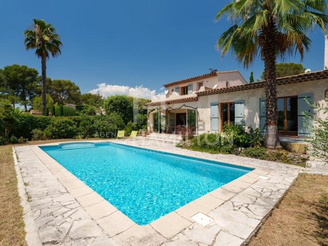 Maison, Valbonne