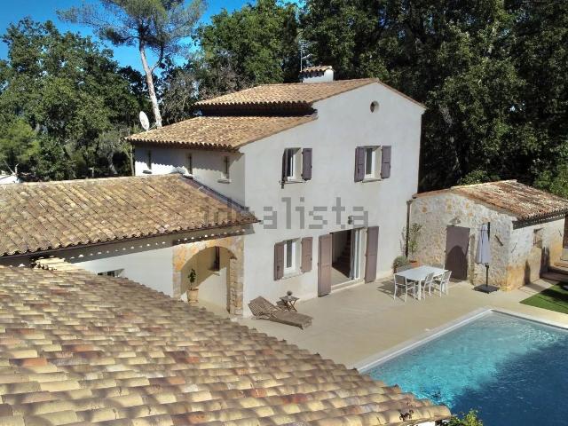 Maison, Valbonne