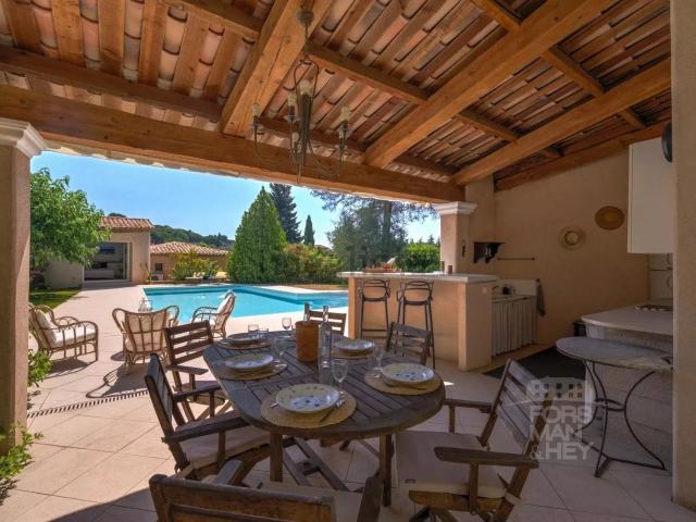 Maison, Valbonne