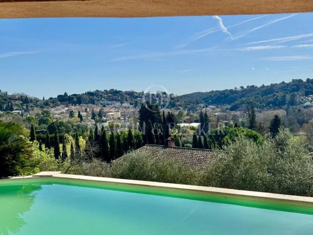 Maison, Valbonne