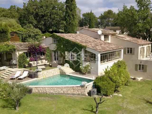 Maison, Valbonne