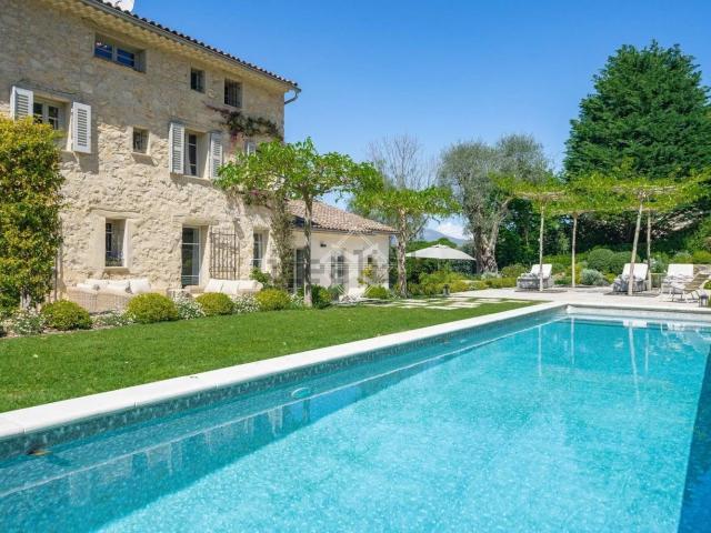 Maison, Valbonne