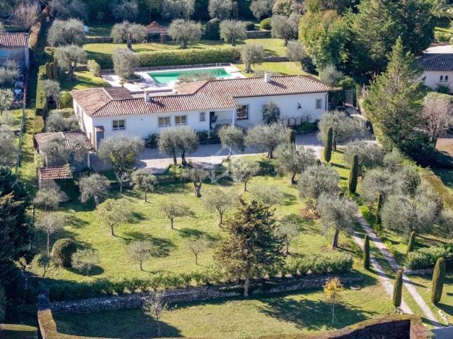Maison, Valbonne