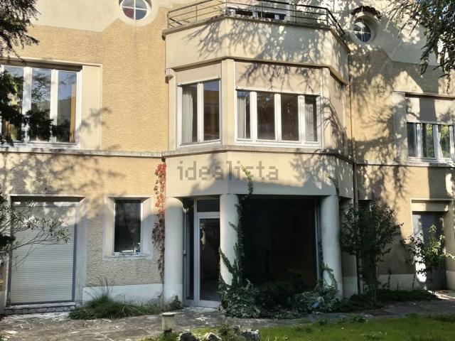 Maison, Valence