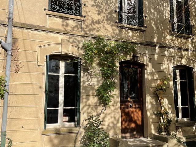 Maison, Valence