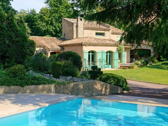 Maison, Valence