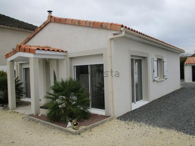 Maison, Valence en Poitou