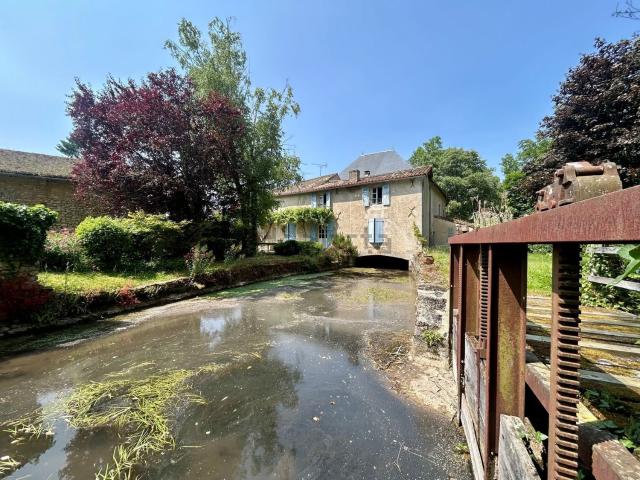 Maison, Valence en Poitou