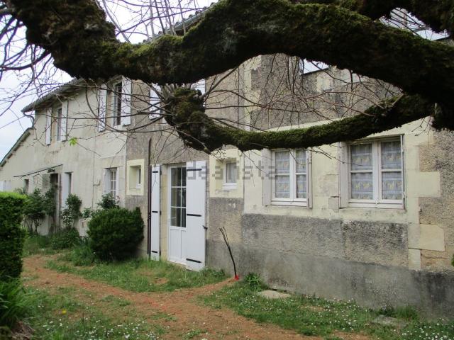 Maison, Valence en Poitou