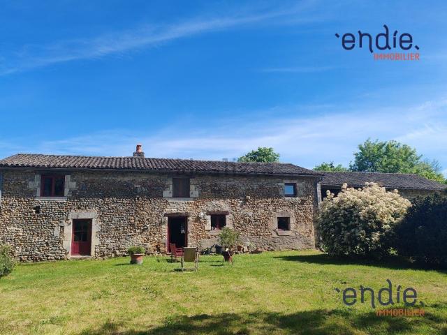 Maison, Valence en Poitou