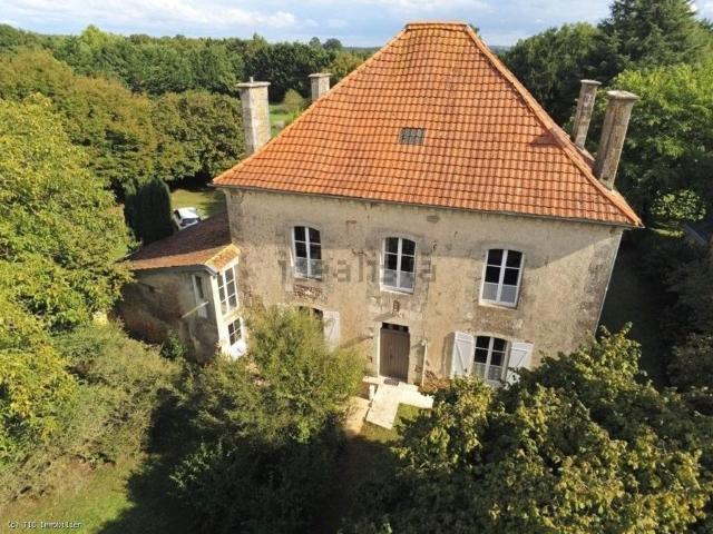 Maison, Valence en Poitou