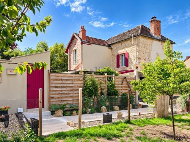 Maison, Vallon en Sully