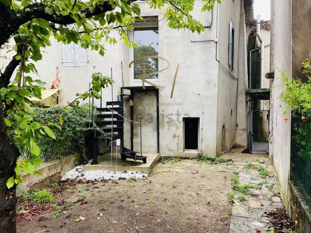 Maison, Vallon Pont d&apos Arc