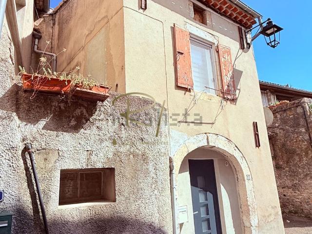 Maison, Vallon Pont d&apos Arc
