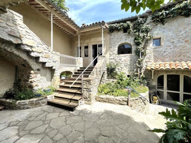 Maison, Vallon Pont d&apos Arc