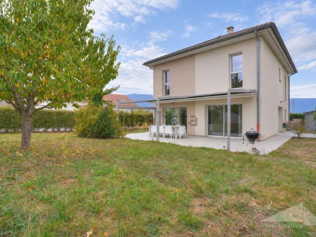 Maison, Valleiry