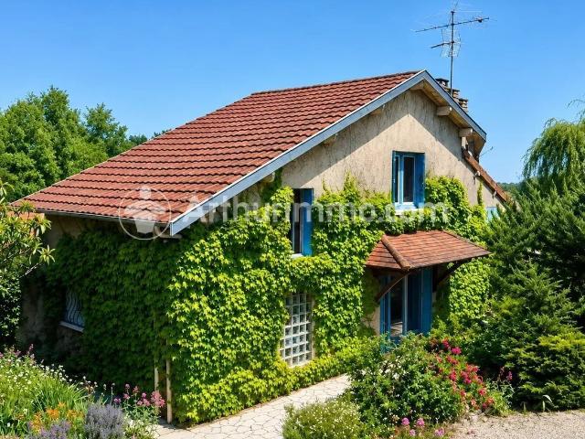 Maison, Vallereuil