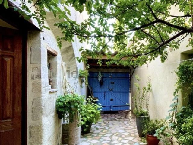 Maison, Valréas