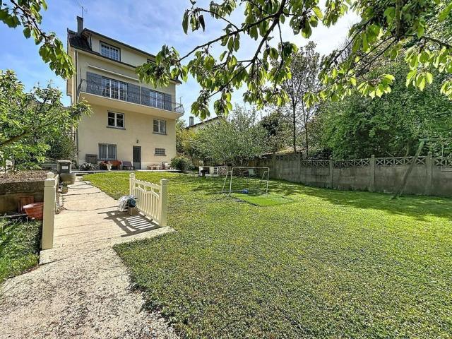 Maison, Varennes Jarcy