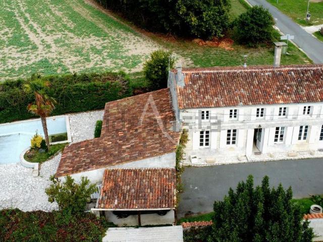 Maison, Vénérand