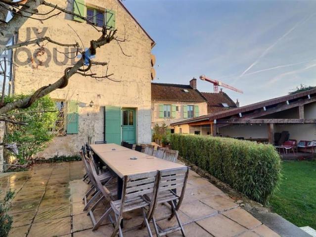 Maison Verdelot 6 pièce s 230 m2