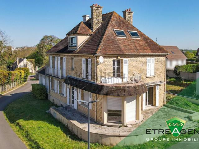 Maison, Verson
