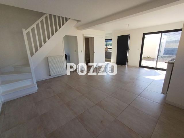 Maison, Verson
