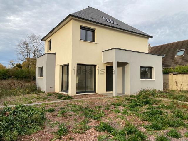 Maison, Verson