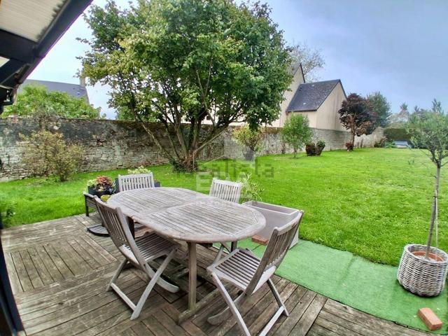 Maison, Verson