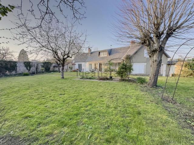 Maison, Verson