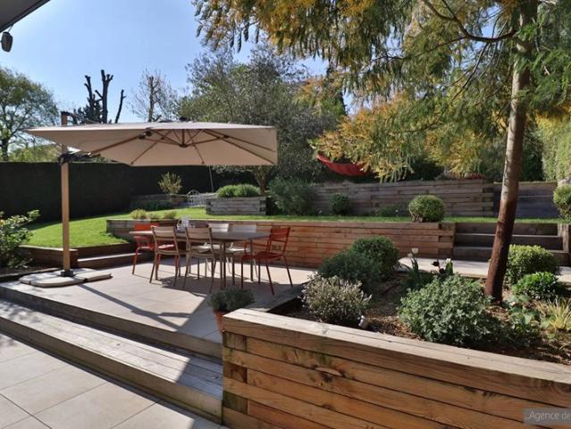 Maison Verrieres Le Buisson 8 pièce s 158.92 m2