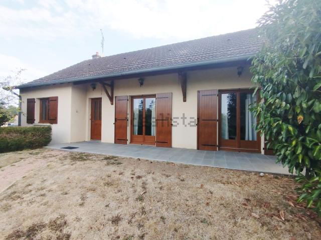 Maison, Vitry en Charollais
