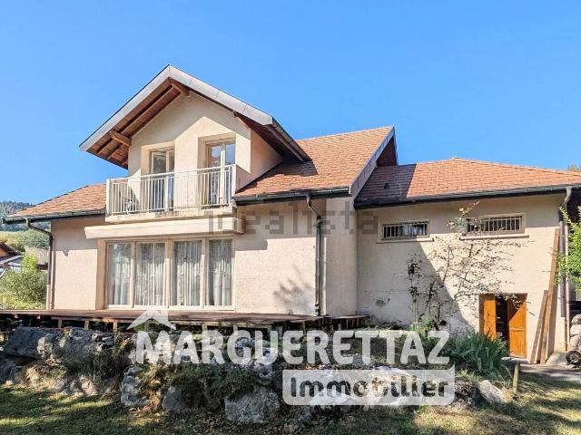 Maison, Viuz en Sallaz