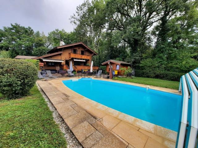Maison, Viuz en Sallaz