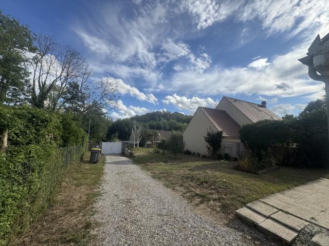 6 KM VERBERIE/ Maison vivable de plain pied 90m² Verberie