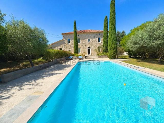 Maison, Viviers