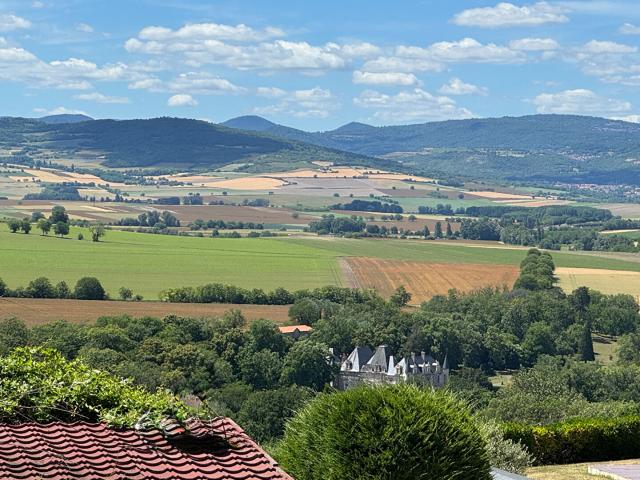 Maison Vic Le Comte 4 pièce s 103 m2