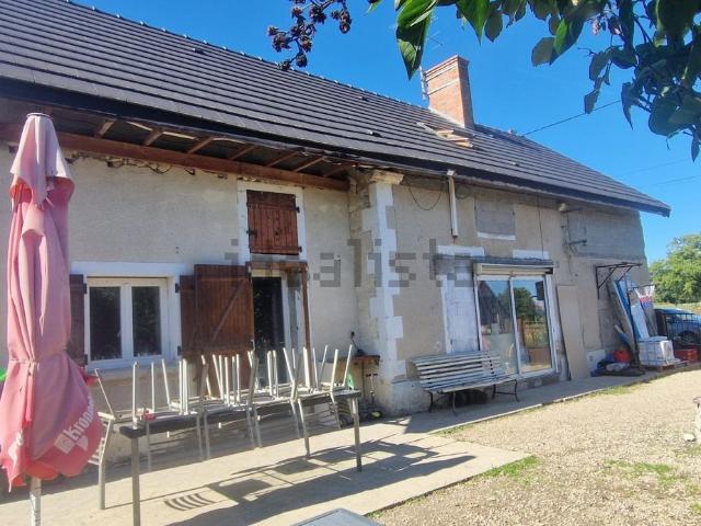 Maison, Vicq Exemplet
