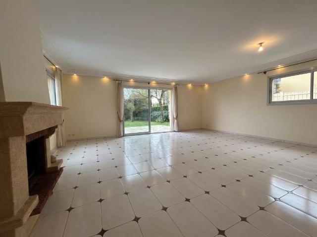 MAISON VIDE A LOUER 163.58m² ORVAULT VERANDA, GARAGE, JARD