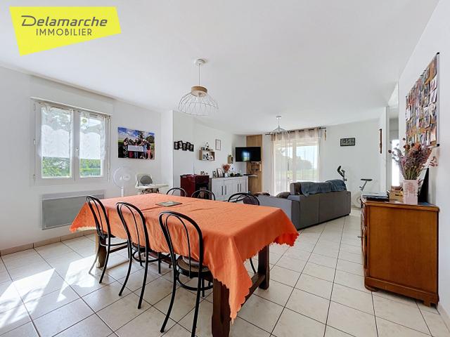 Maison Vie de plain pied Sous complet complet JUILLEY 50220