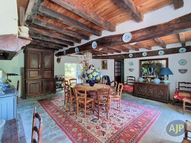 Maison Vieillevigne 7 pièces 216.29 m²