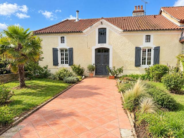 Maison, Viella