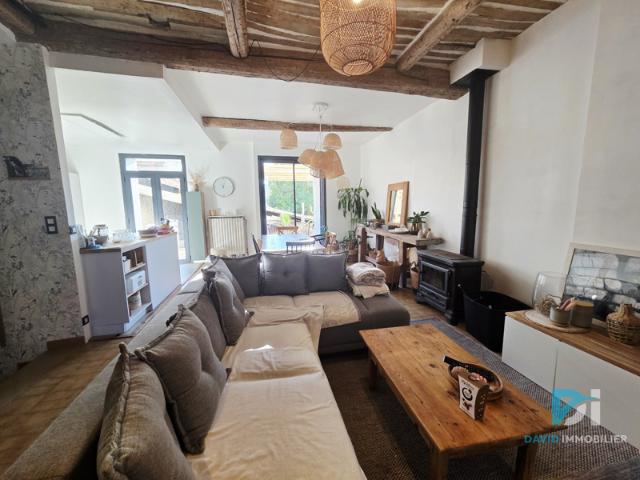 Maison vigneronne avec jardin, terrasse et grands volumes