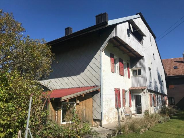 MAISON VILLAGEOISE A TRANSFORMER AVEC PERMIS EN FORCE POUR UNE VILLA INDIVIDUELLE