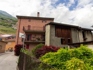 House for refurbishment with 10 rooms on sale in Ardon 410 m² | dreamo. Ch
