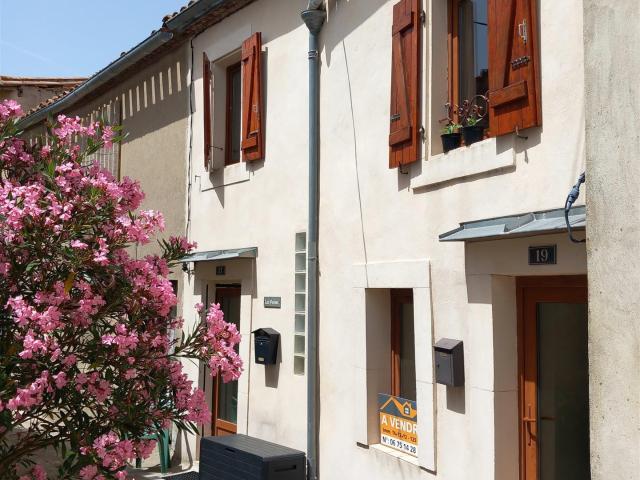 Maison villageoise de 3 chambres avec deux annexes de 1 cham. 145m² Fenouillet du Razès